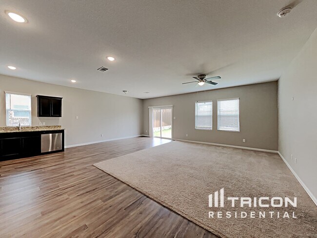 Foto del edificio - 5328 Stone Meadow Ln