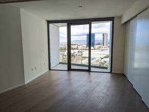 Building Photo - 1000 Auahi St