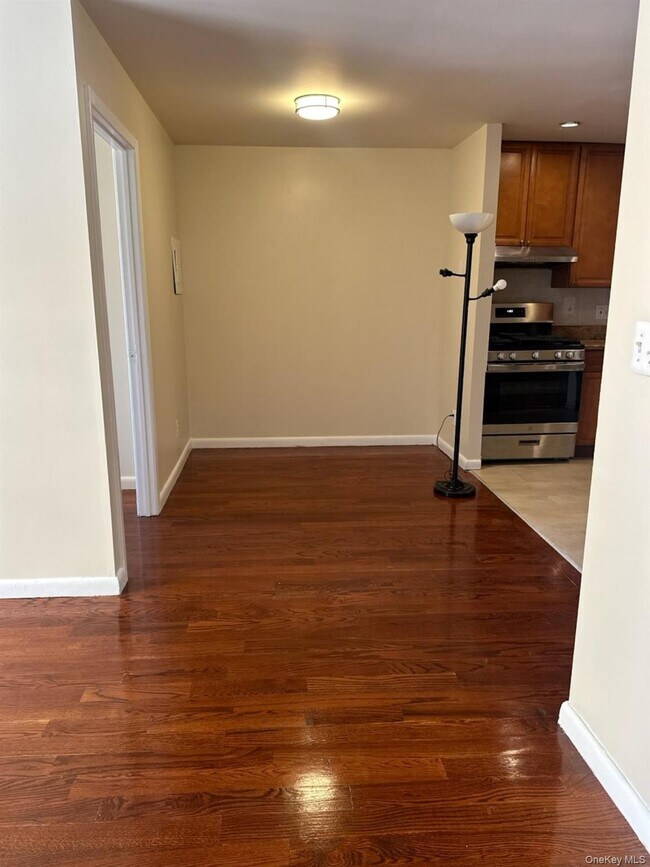Foto del edificio - 858 E 175th St