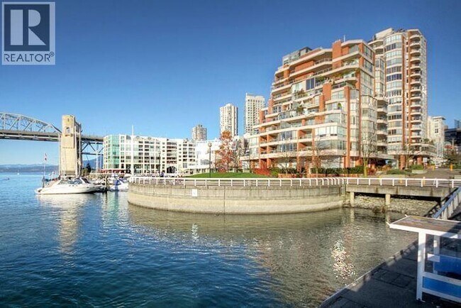 Photo du bâtiment - 1625 Hornby St