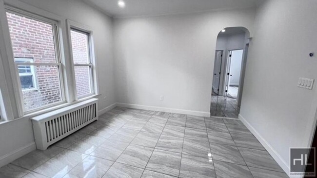 Foto del edificio - 3 bedroom in BROOKLYN NY 11203