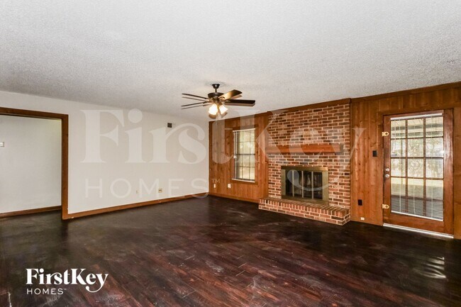 Foto del edificio - 7280 Barnstable Rd