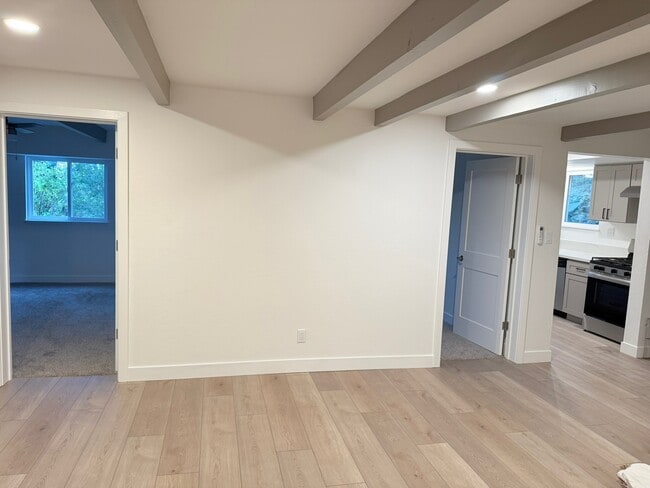 Building Photo - 13642 Brooks Rd