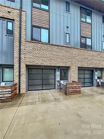 Building Photo - 2418 Dunavant St