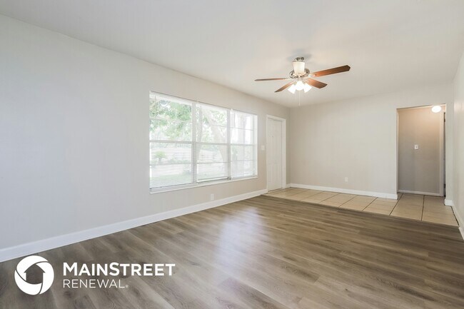 Building Photo - 510 Hedge Row Rd