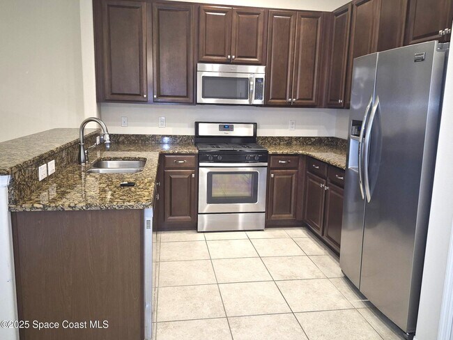 Foto del edificio - 3325 Sedge Dr
