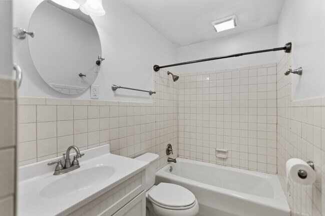 Foto del edificio - 2123 Fenwood Dr