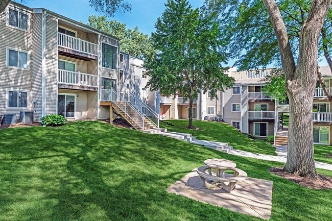 Building Photo - Grover Square Apartments