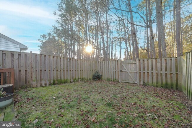 Building Photo - 48237 Picketts Harbor Ct