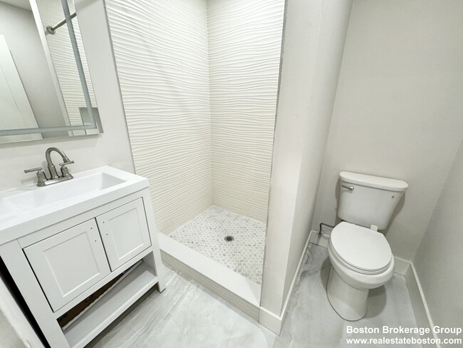 Foto del edificio - 147 E Cottage St