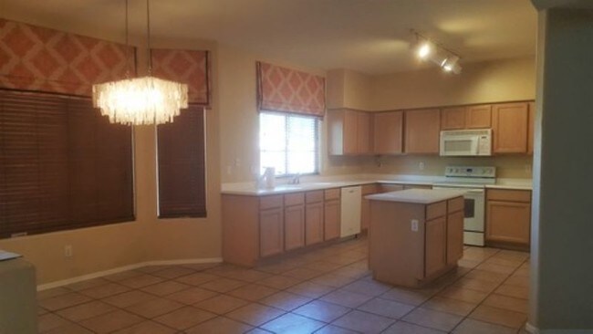 Building Photo - 1354 E Muriel Dr