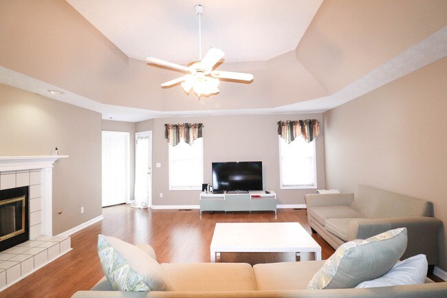 Foto del edificio - Large 3 Bedroom Ranch Style home w/ Basement!