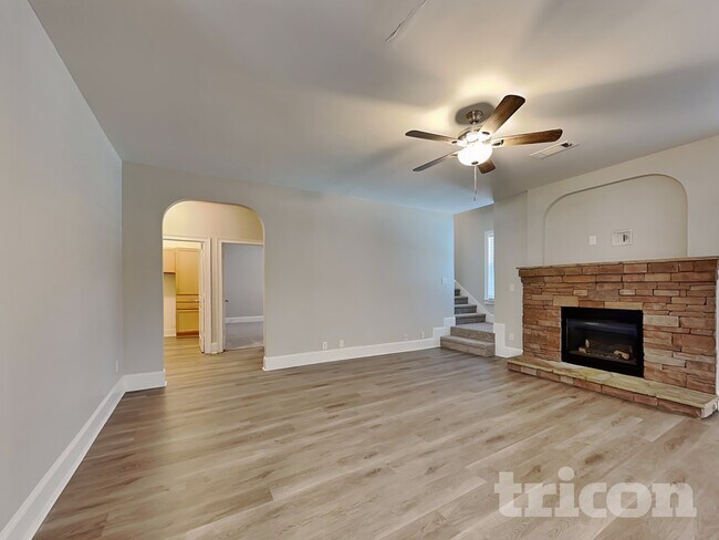 Foto del edificio - 317 Frostwood Trail