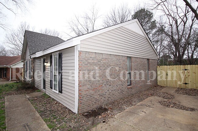 Building Photo - 8401 Old Forge Rd