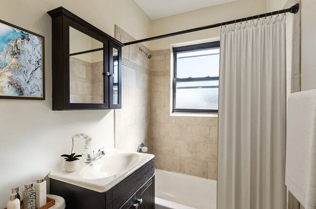 Foto del edificio - 4735 N Hermitage Ave