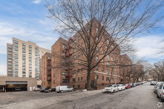 Building Photo - 15501 90th Ave
