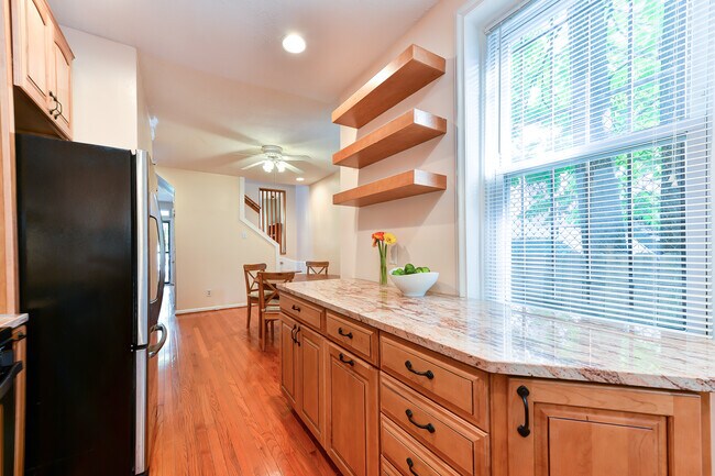 Foto del edificio - 1385 Potomac Ave SE