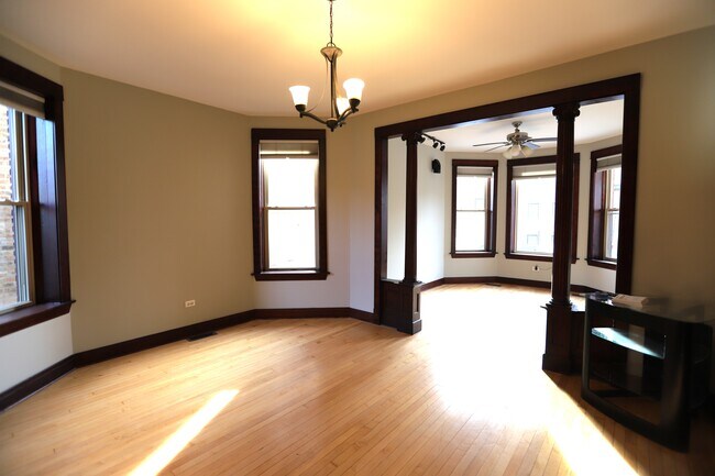Foto del edificio - 2320 W Armitage Ave