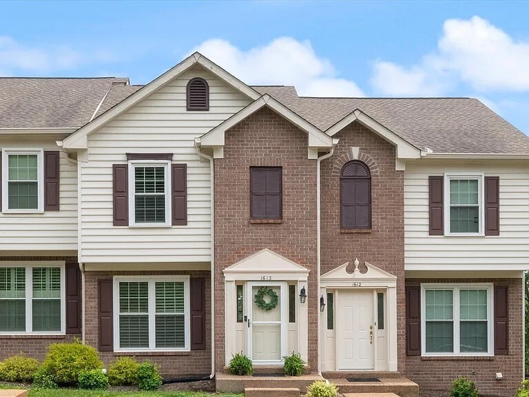 Outside View - 1613 Brentwood Pointe