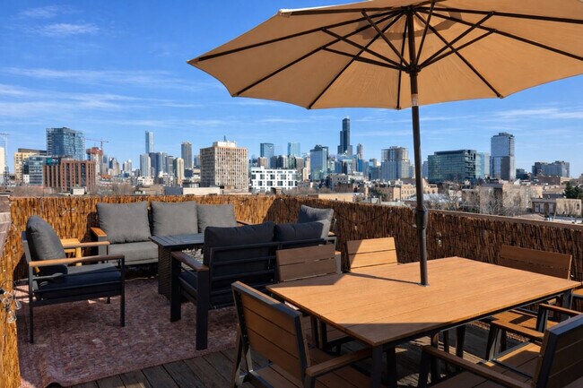 Foto del edificio - 736 N Throop St