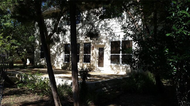 Building Photo - 5000 Mission Oaks Blvd
