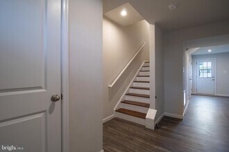Building Photo - 14 Snickers Ct