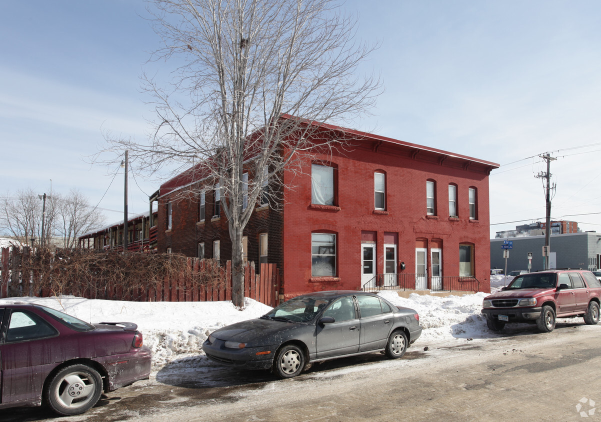 Building Photo - 416 10th Ave