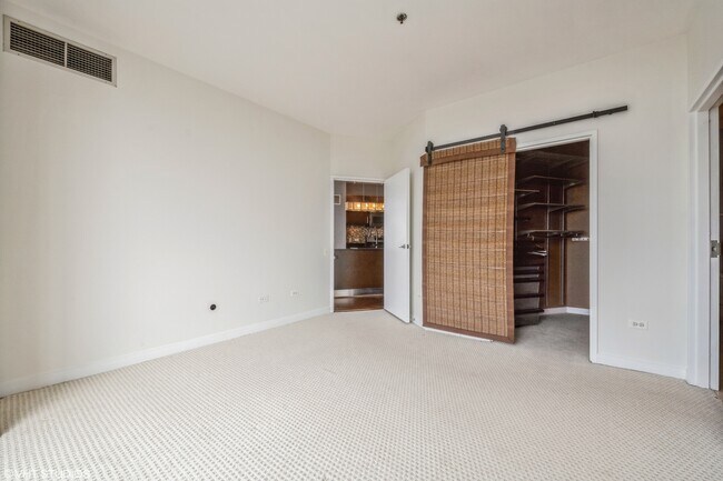 Foto del edificio - 510 W Erie St