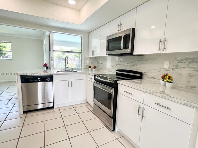 Foto del edificio - 3131 NW 39th Ct