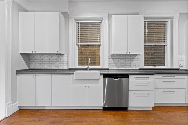 Photo - 1102 N Wolcott Ave Apartment