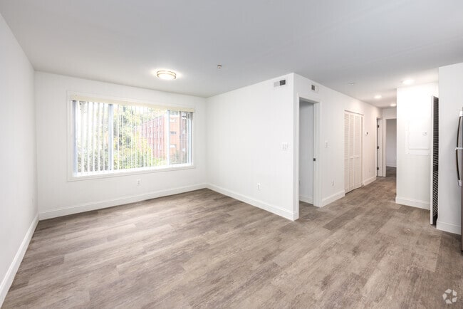 4BR, 2BA - 991SF - Livingroom - Discover Your Dream Home on Anacostia Rd SE!