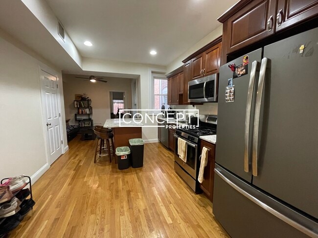 Foto del edificio - 1027 Tremont St