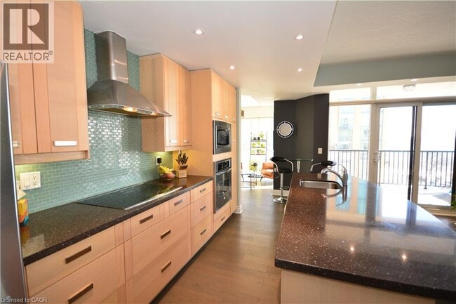 Building Photo - 399 Elizabeth St