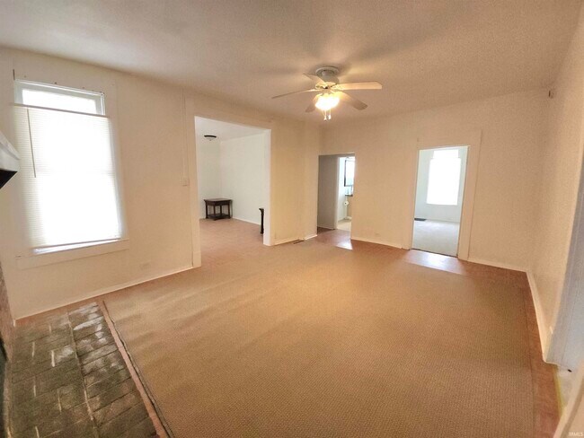 Building Photo - 1302 N Lafountain St