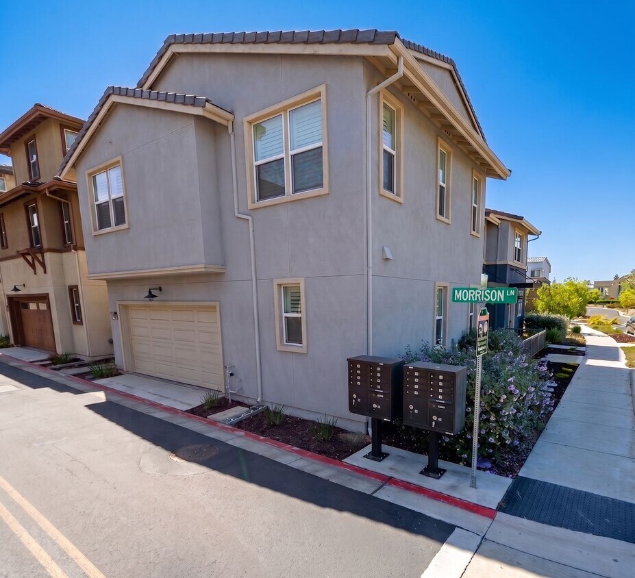 Building Photo - Spacious Alameda Landing Home with Premium Upgrades