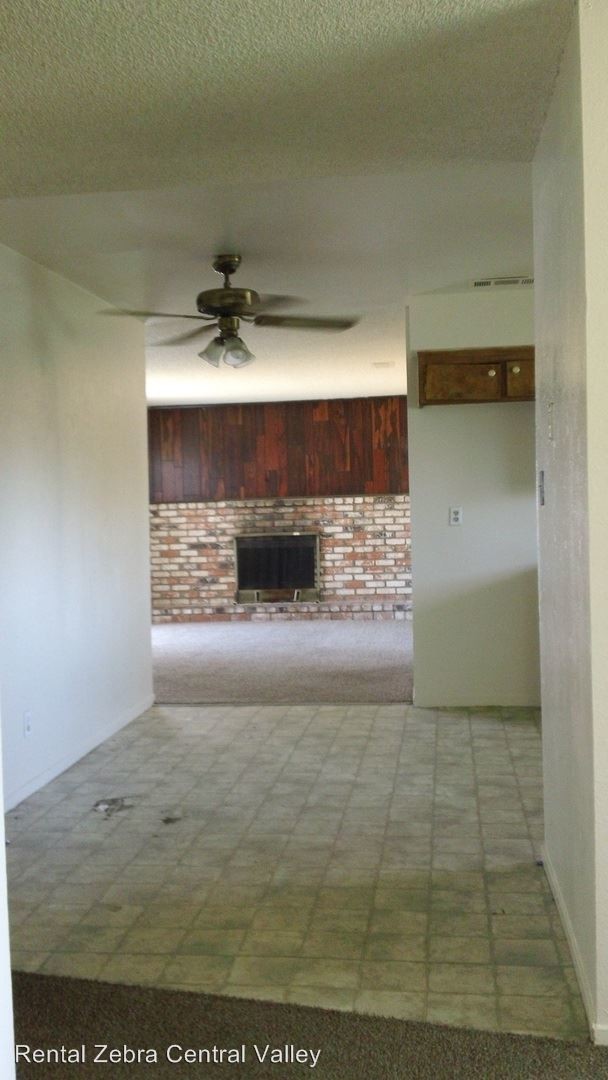 Building Photo - 3 br, 2 bath House - 1831 Phoenix Way