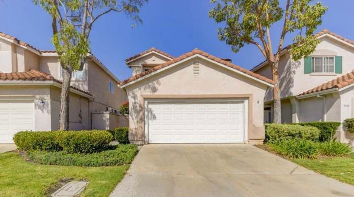 Primary Photo - 9468 Capricorn Way