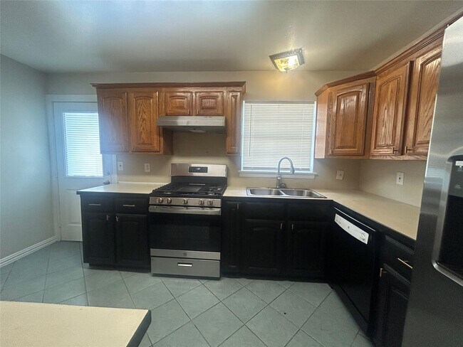 Foto del edificio - 10401 Ney St