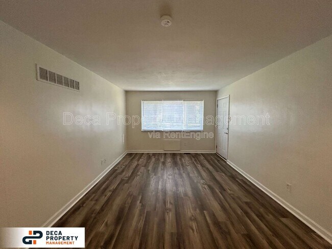 Foto del edificio - 9910 Broadmoor Dr