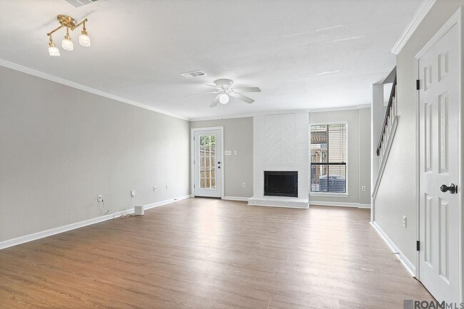 Building Photo - 9849 Siegen Ln