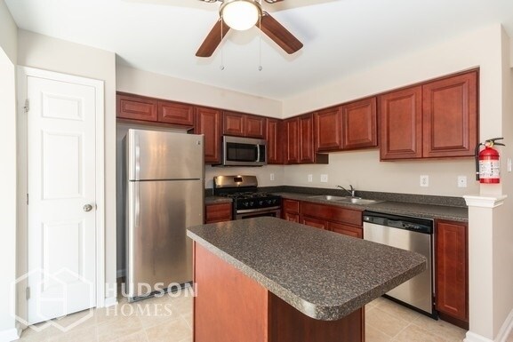 Foto del edificio - 14 Players Ln