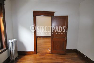 Building Photo - 3 bedroom in Boston MA 02135