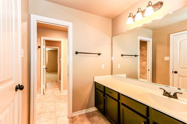 Building Photo - 10505 Quinton Ave