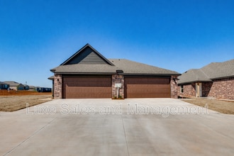 Building Photo - 400 Keiths Wy