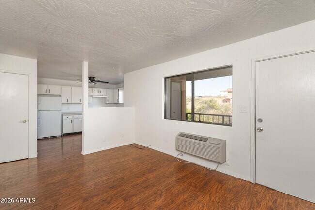 Foto del edificio - 4224 Canyon Trail