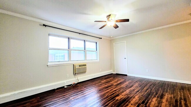 Foto del edificio - 3600 Charles Ct