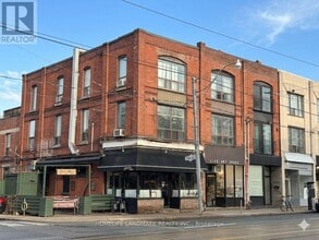 Building Photo - 968 Bathurst St