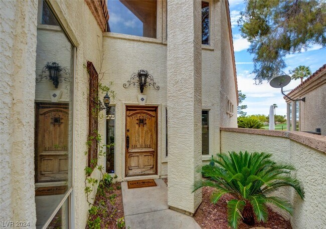 Building Photo - 8941 Diamond Falls Dr