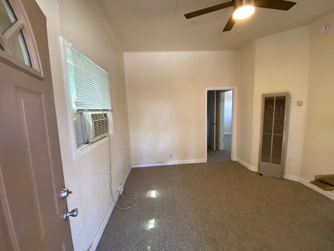 Building Photo - For Lease – Charming 1 Bedroom Cottage Nea...