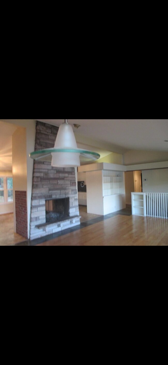 Building Photo - 56 Jenkins Rd